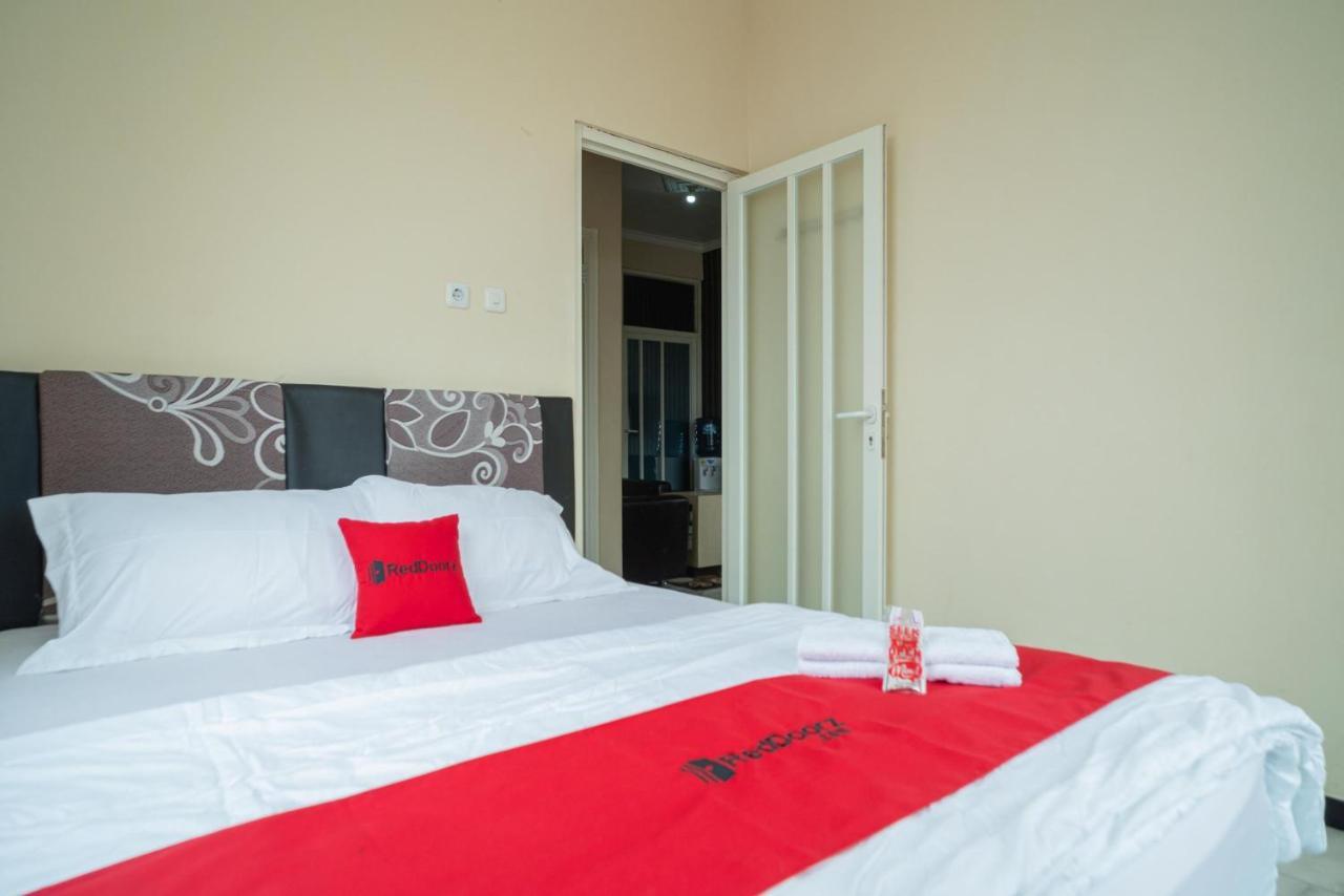 Reddoorz At Villa Akbar 3 Batu  Eksteriør bilde