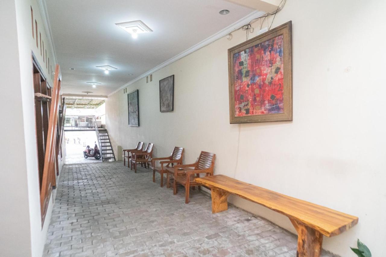 Reddoorz At Villa Akbar 3 Batu  Eksteriør bilde